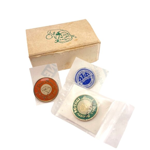 Set Of 3 Annabelle Doll Society Pins 1994 1996 1998 Collectible Vintage Set - Picture 1 of 8